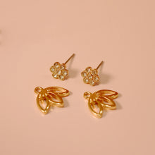 將圖片載入圖庫檢視器 18K Gold Plated 2-Layer CZ Flower Earrings
