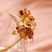 將圖片載入圖庫檢視器 18K Gold Plated 3D Flower Hoop Earrings