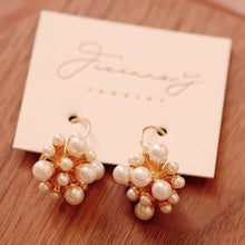 將圖片載入圖庫檢視器 18K Gold Plated Firework Shaped Numerous Pearls Earrings