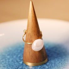Load image into Gallery viewer, 18K Gold Plated Oversized Baroque Pearl Open Ring