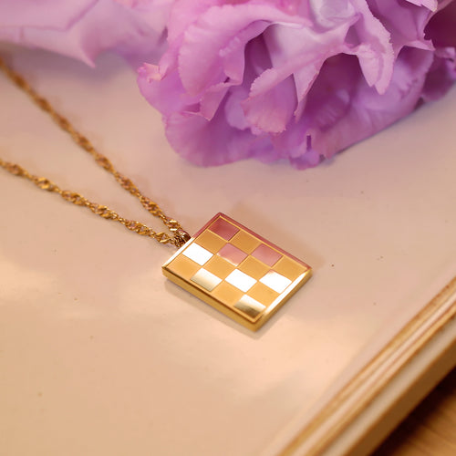 18K Gold Plated Oversized Checkered Pattern Pendant Necklace