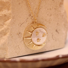 將圖片載入圖庫檢視器 18K Gold Plated Oversized Sun Moon Star Rotating Shell Pendant Necklace