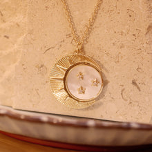 將圖片載入圖庫檢視器 18K Gold Plated Oversized Sun Moon Star Rotating Shell Pendant Necklace