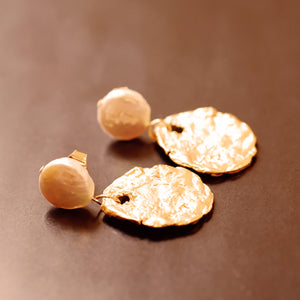 18K Gold Plated Rippled Dise Button Shaped Baroque Pearl Drop Earrings