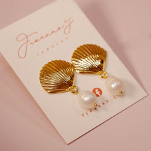 將圖片載入圖庫檢視器 18K Gold Plated Shell Pearl Drop Earrings