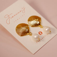 將圖片載入圖庫檢視器 18K Gold Plated Shell Pearl Drop Earrings