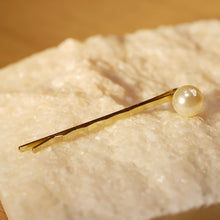 Load image into Gallery viewer, 18K Gold Plated Single Pearl Barrette