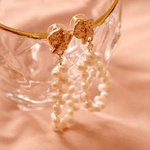 將圖片載入圖庫檢視器 18K Gold Plated Vintage Pearl Drop Earrings