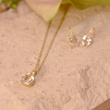 將圖片載入圖庫檢視器 18K Gold Plated Water Drop Shaped White Crystal CZ Necklace