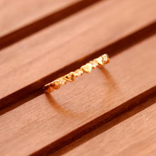 將圖片載入圖庫檢視器 18K Gold Plated Heart Cubic Zirconia Band Ring