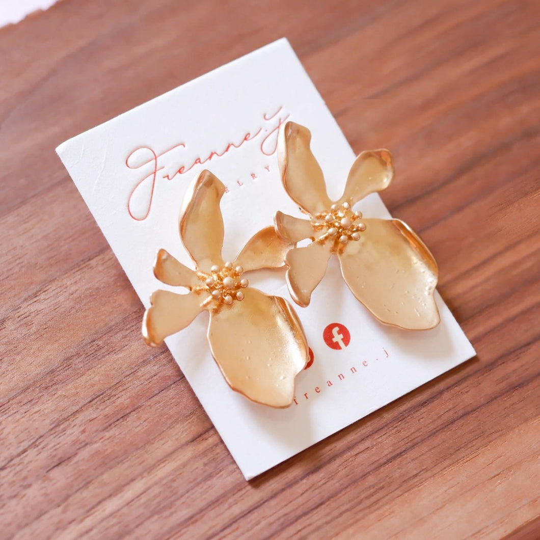 Matte Gold Plated Flower Earrings