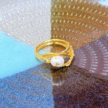 將圖片載入圖庫檢視器 18K Gold Plated Gold Foiled Pearl Ring