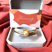 Load image into Gallery viewer, Champagne Pearl Bracelet in Brass