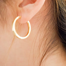 將圖片載入圖庫檢視器 Spanish 18K Gold Plated Round Shaped Huggie Earrings