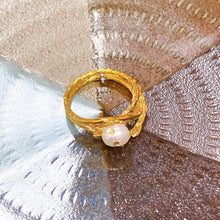 將圖片載入圖庫檢視器 18K Gold Plated Gold Foiled Pearl Ring