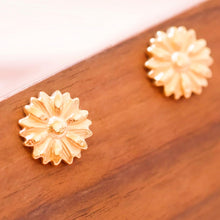 Load image into Gallery viewer, 18K Gold Plated Titanium Chrysanthemum Earrings