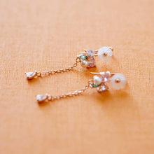 將圖片載入圖庫檢視器 Rose Gold Plated White Flower Multicolor Cubic Zirconia Drop Earrings