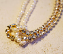 Load image into Gallery viewer, French Style Elegant Cubic Zirconia Buckle Pearl Choker