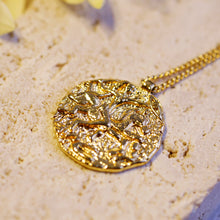 將圖片載入圖庫檢視器 18K Gold Plated Wrinkle Coin Pendant Necklace