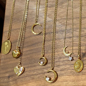 18K Gold Plated Simple Crescent Moon Necklace