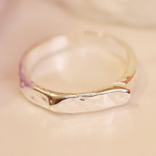 Load image into Gallery viewer, S925 Silver Open Overlap Style Hammered Ring