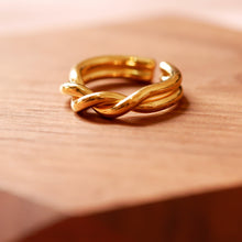 將圖片載入圖庫檢視器 18K Gold Plated Open Titanium Twisted Ring - Noelle