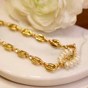 18K Gold Plated Pig Nose Knot with Baroque Pearl Bracelet - Elva