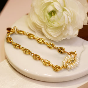 18K Gold Plated Pig Nose Knot with Baroque Pearl Bracelet - Elva