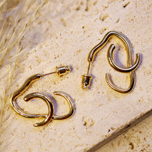 將圖片載入圖庫檢視器 18K Gold Plated Unique Geometric Earrings