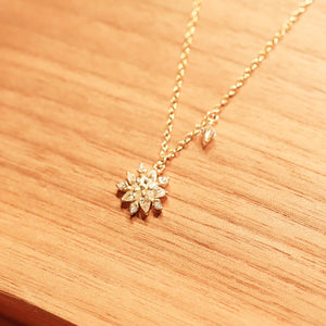 18K Gold Plated X‘mas Snowflake with Crystal Necklace